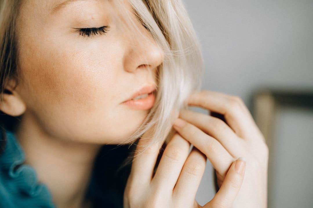 GHK-Cu is a copper-binding tripeptide your skin already uses as a repair signal. Levels fall steadily from your twenties onward.